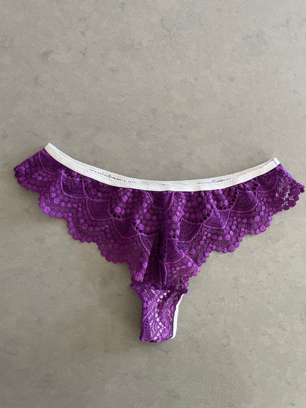 NWOT Ruffle Boyshort Thong